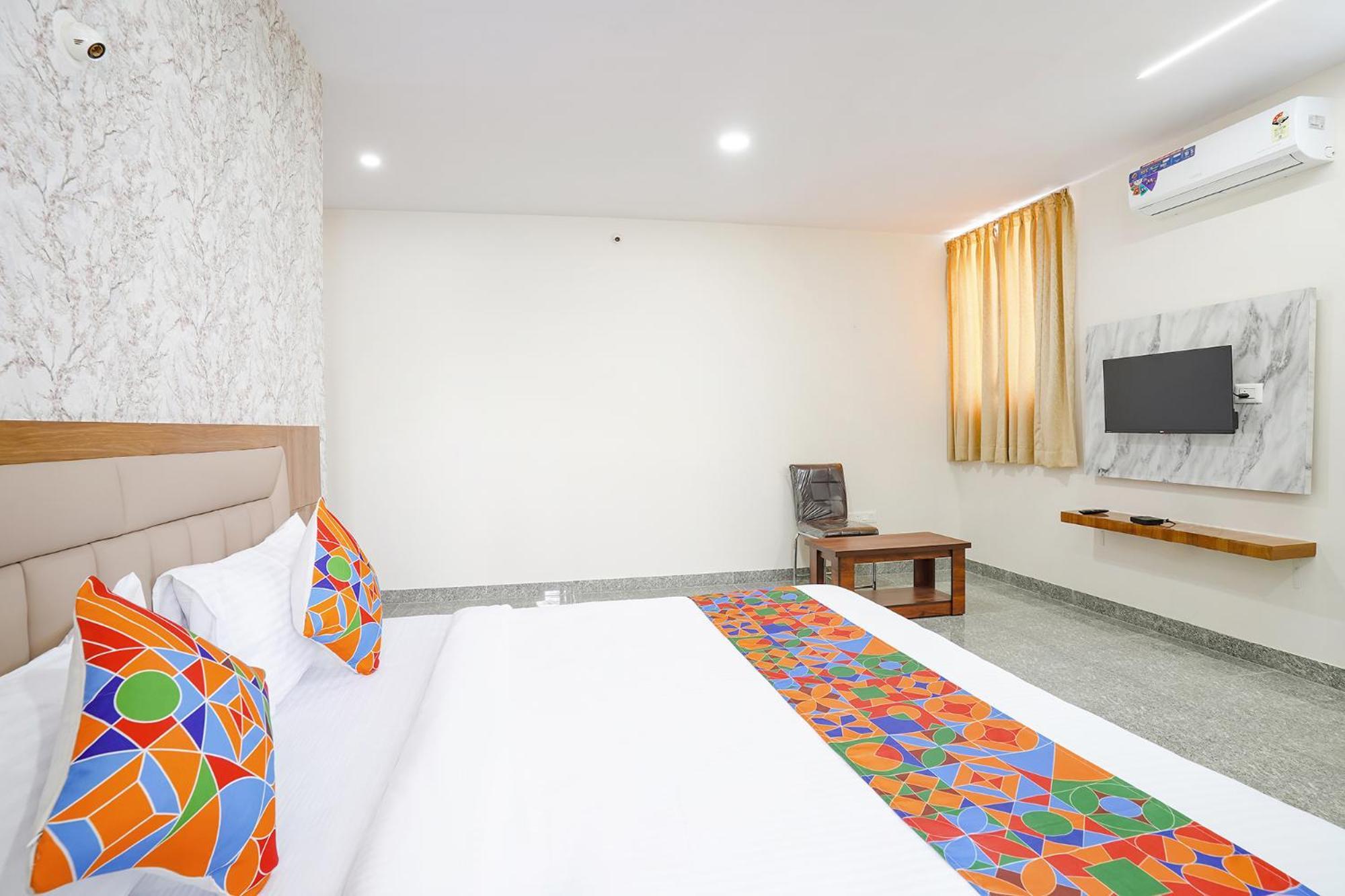 Fabhotel Platinum Palace - Nr Magadi Main Road Bangalore Bagian luar foto