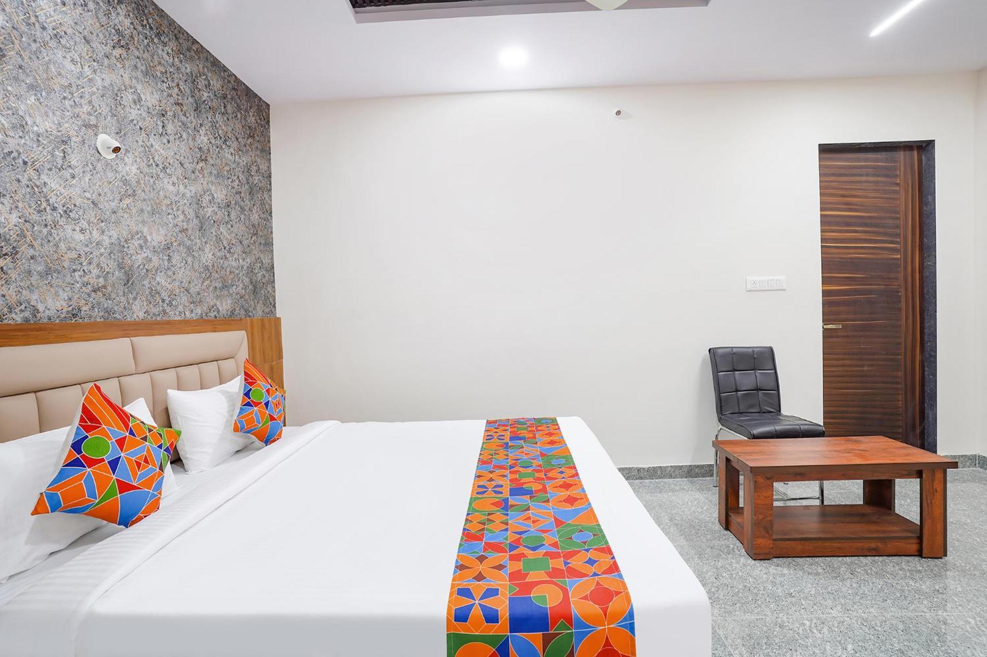 Fabhotel Platinum Palace - Nr Magadi Main Road Bangalore Bagian luar foto