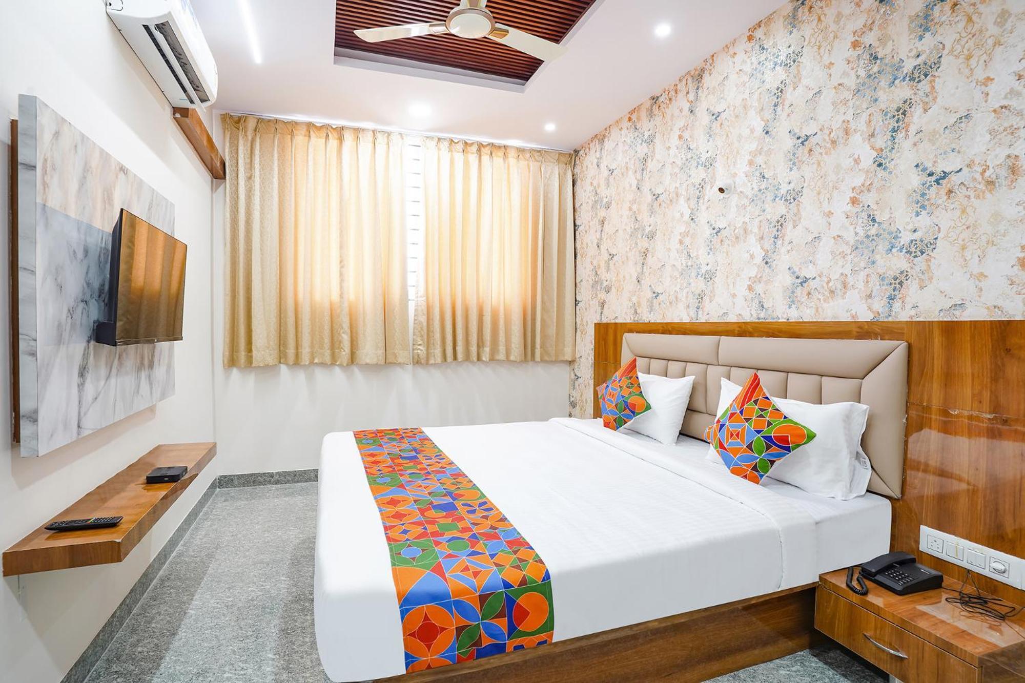 Fabhotel Platinum Palace - Nr Magadi Main Road Bangalore Bagian luar foto