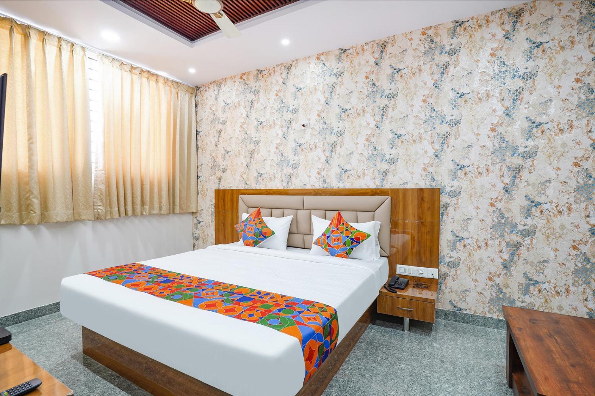 Fabhotel Platinum Palace - Nr Magadi Main Road Bangalore Bagian luar foto