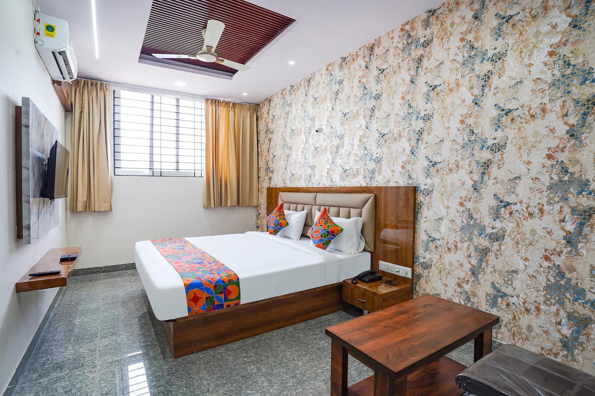 Fabhotel Platinum Palace - Nr Magadi Main Road Bangalore Bagian luar foto