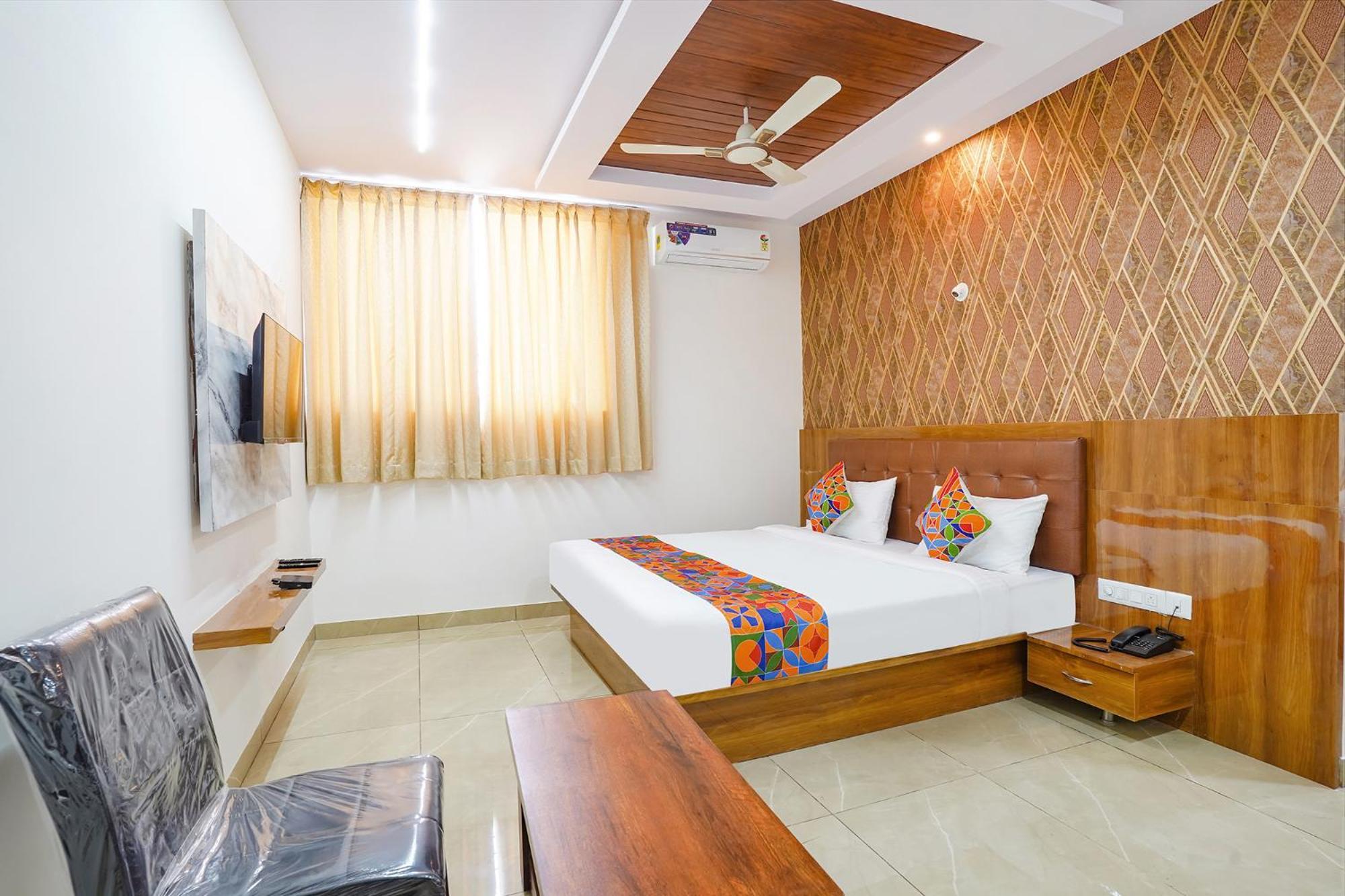 Fabhotel Platinum Palace - Nr Magadi Main Road Bangalore Bagian luar foto