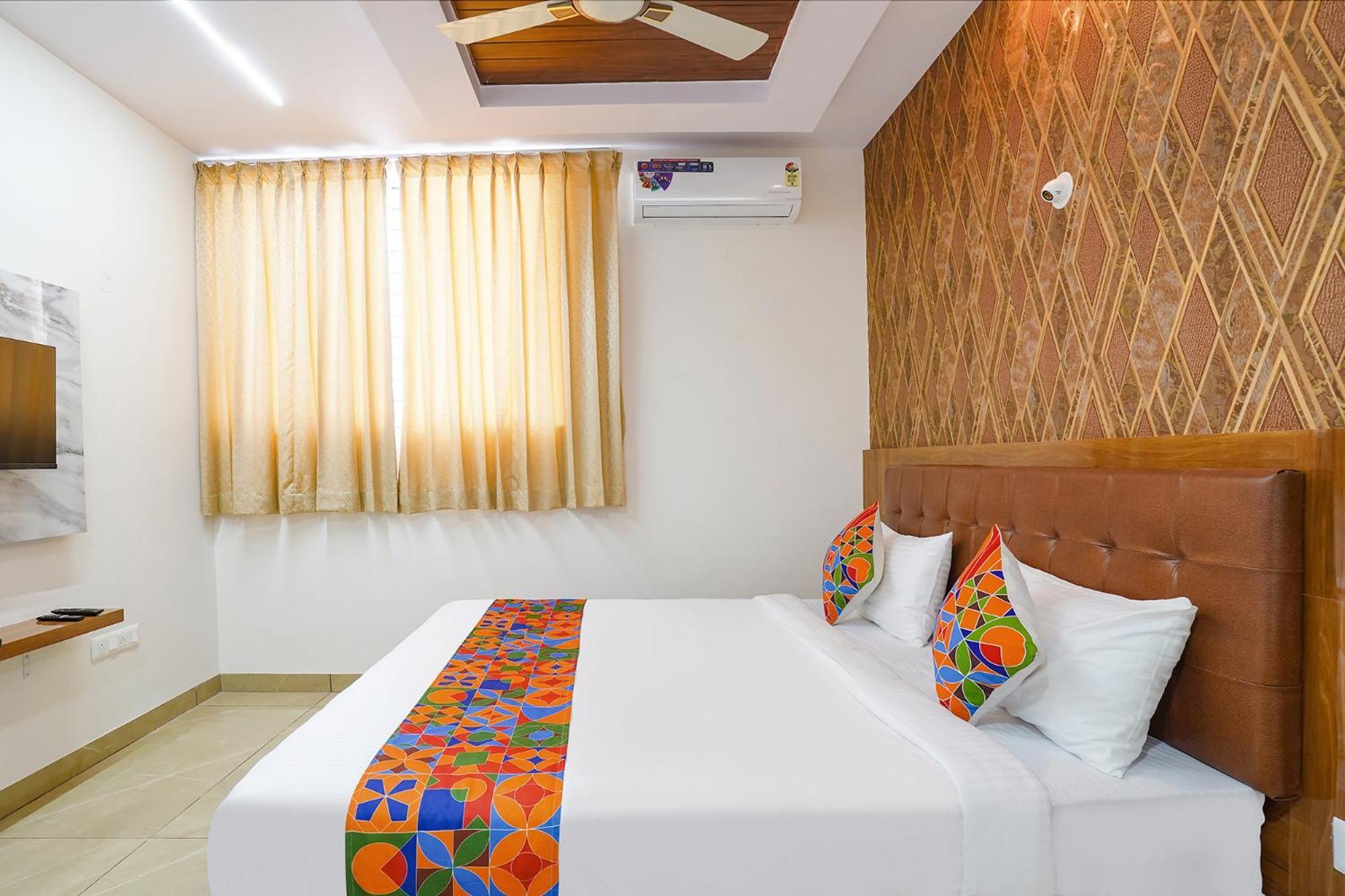 Fabhotel Platinum Palace - Nr Magadi Main Road Bangalore Bagian luar foto