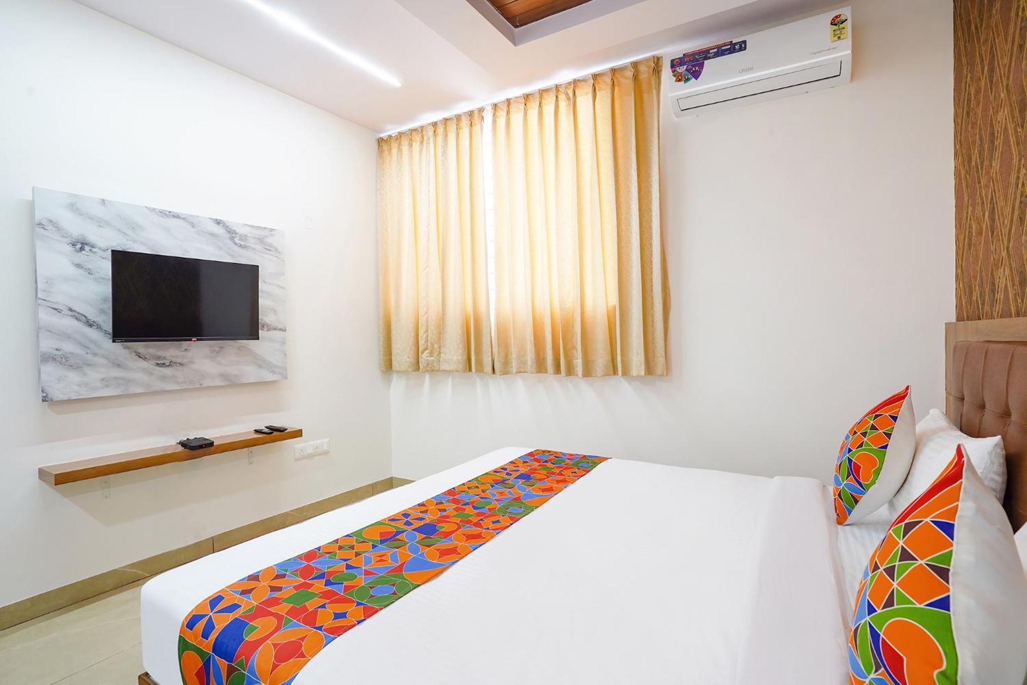 Fabhotel Platinum Palace - Nr Magadi Main Road Bangalore Bagian luar foto